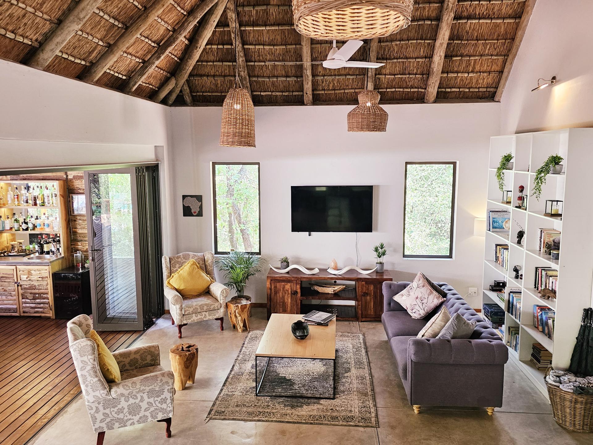 Kingfisher Safari Lodge Lounge