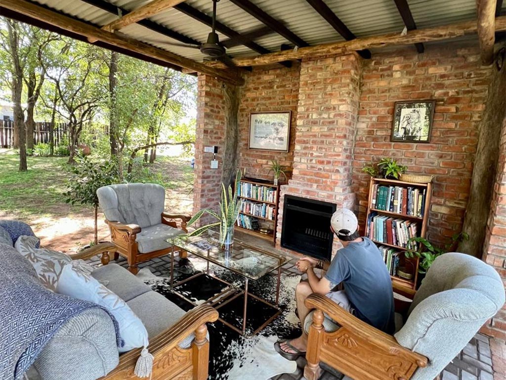 nDzuti Bush Camp Lounge